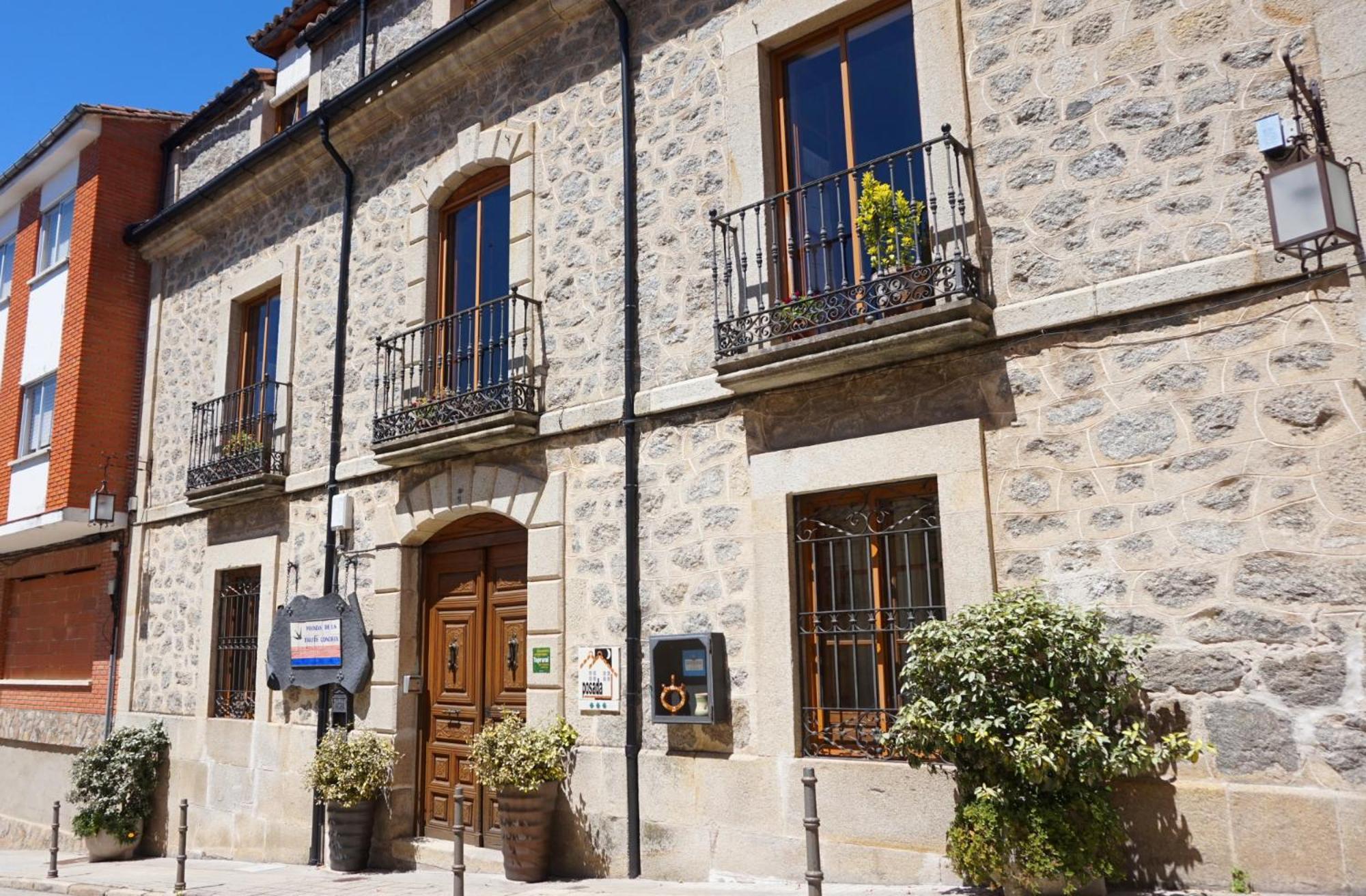 Posada De La Triste Condesa Arenas de San Pedro Exterior photo